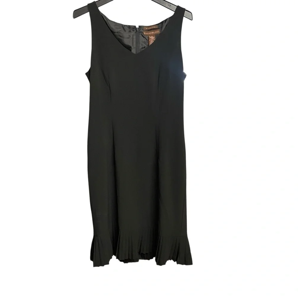Bandolino Sleeveless Shift Dress Size 10 Black Bottom Ruffle Stretch LBD Classic - Picture 9 of 11